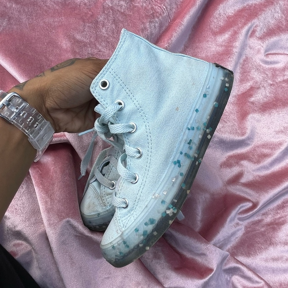 Good condition, no crease at toes.